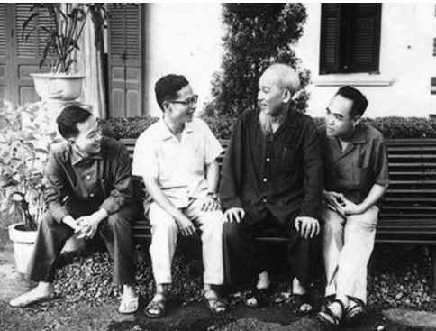 MỘT BỨC ẢNH NĂM XƯA