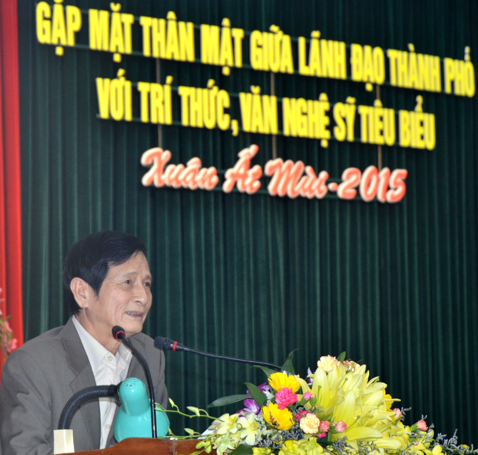 Văn nghệ sĩ Đà Nẵng dự họp mặt đầu Xuân Ất Mùi 2015