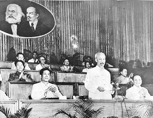 Vận dụng tư tưởng Hồ Chí Minh vào việc xây dựng đội ngũ cán bộ hiện nay