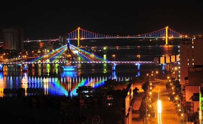Từ dòng sông Hàn đến biểu tượng " Đà Nẵng - Thành phố của những cây cầu"