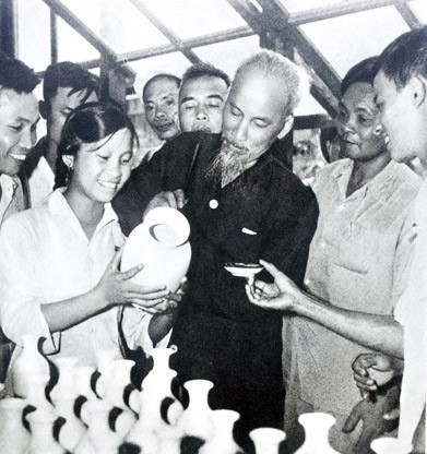 Tư tưởng thi đua ái quốc của Chủ tịch Hồ Chí Minh