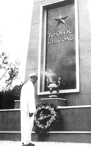 Tình cảm của bác Hồ với thương binh, liệt sĩ