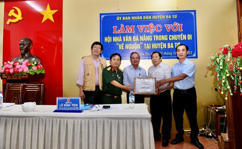Hội Nhà văn Đà Nẵng tổ chức đi thực tế sáng tác tại huyện Ba Tơ (tỉnh Quảng Ngãi)