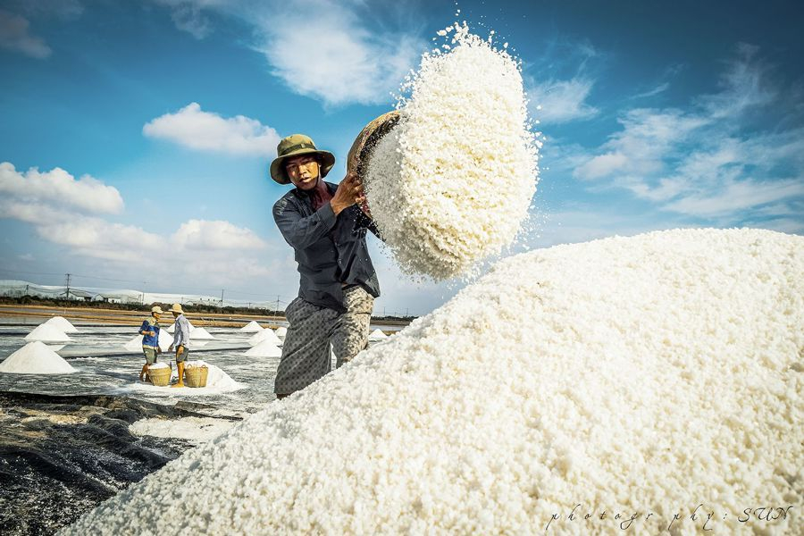 Thông báo cuộc thi ảnh "Hành trình trăm năm nghề muối - Đời người"