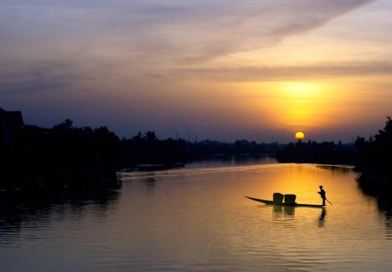 Đến với bài thơ “Bờ bên kia” của Bùi Xuân