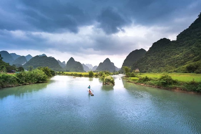 Thơ Nguyễn Tấn Sĩ