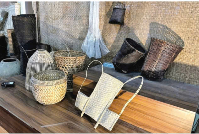 Nghệ thuật trang trí trên đồ gia dụng, công cụ sản xuất của người Cor