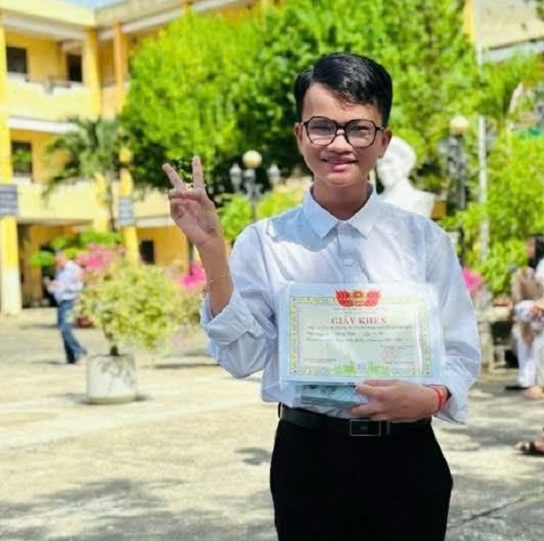 Dưới vực thẳm là một rạng đông