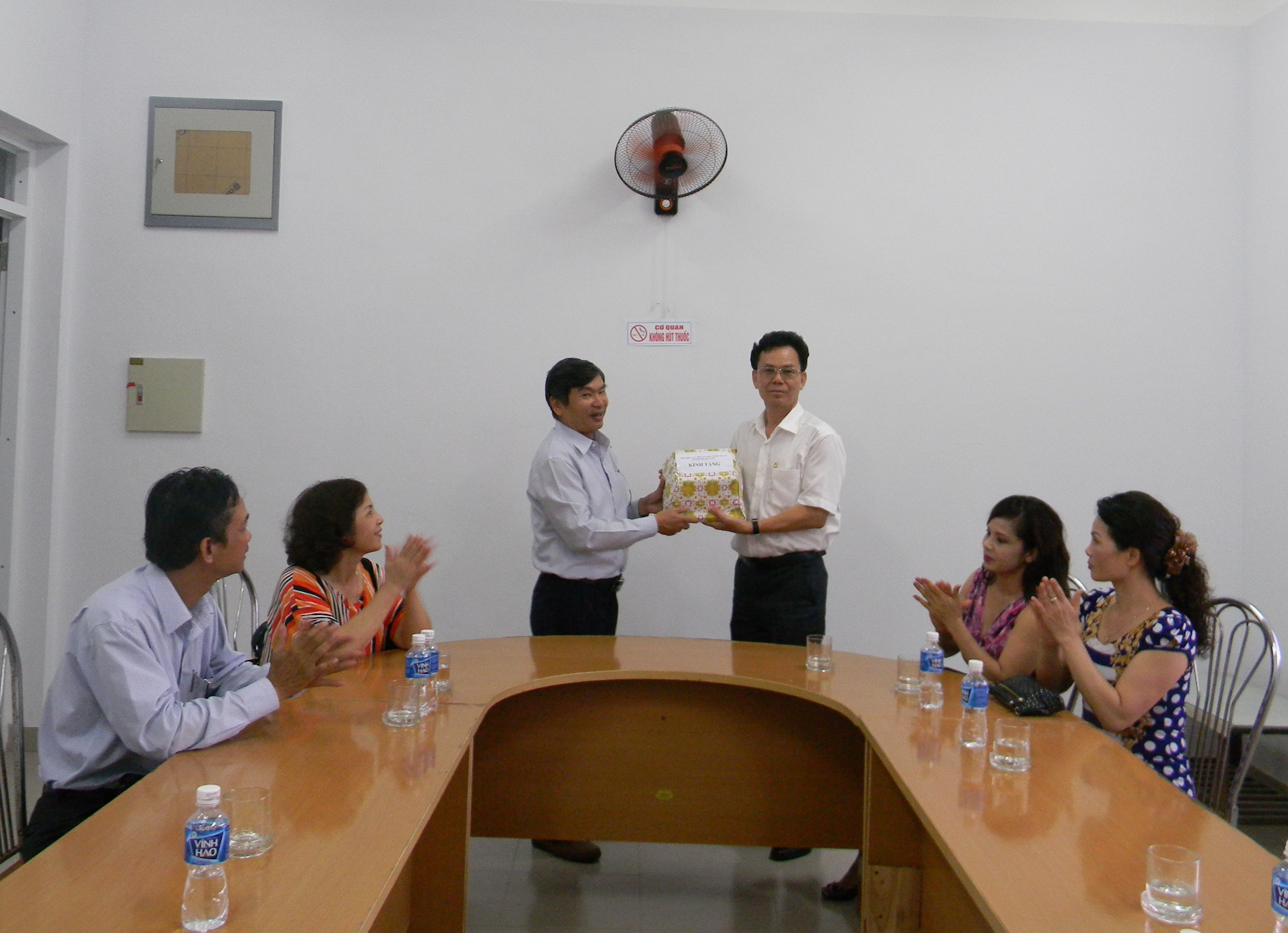 Đoàn văn nghệ sĩ tỉnh Quảng Ninh thăm Liên hiệp Hội