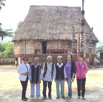 Hội Văn nghệ dân gian thành phố Đà Nẵng đi thực tế sưu tầm tư liệu về văn hóa dân gian Cơ Tu