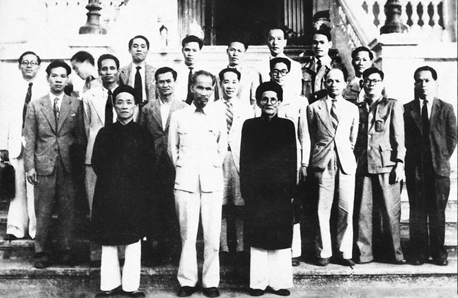 Chủ tịch Hồ Chí Minh và cụ Huỳnh Thúc Kháng  những năm đầu thành lập nước
