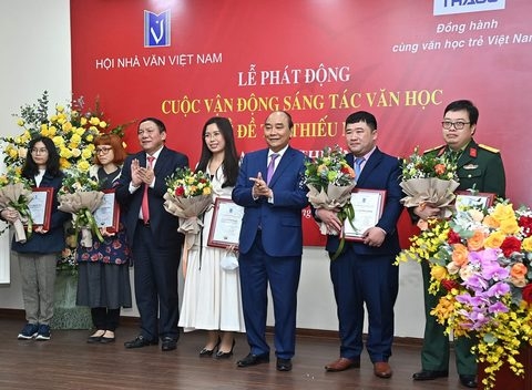 Tản mạn về giải thưởng văn chương và Giải thưởng Hội Nhà văn Việt Nam 2021