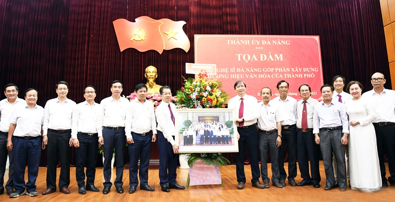 Các nhà văn Đà Nẵng đóng góp vào sự phát triển của văn học nước nhà