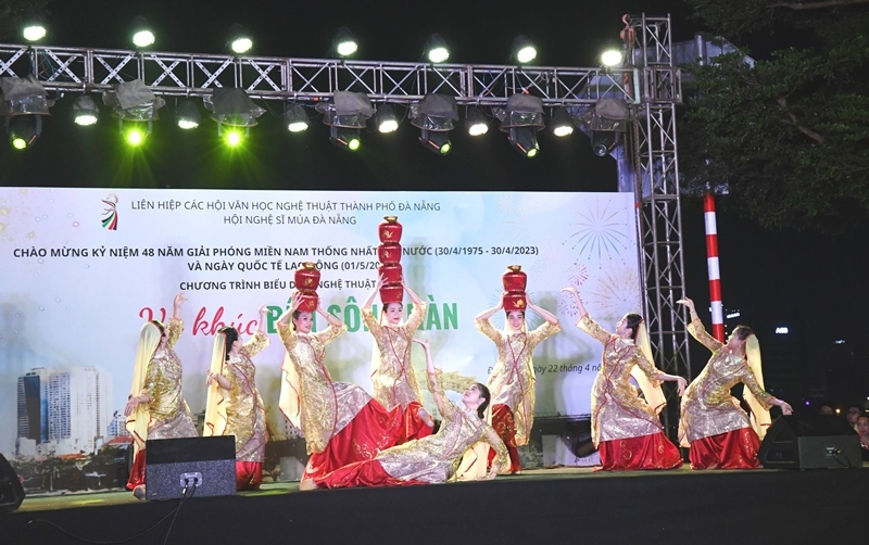 Nghệ thuật Múa Đà Nẵng đồng hành cùng sự phát triển của thành phố bên sông Hàn